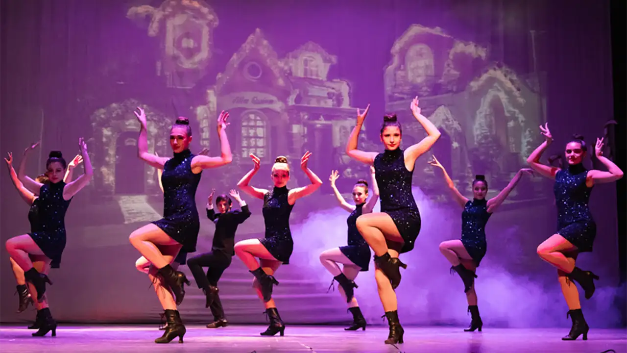 Bailarinas Theater Jazz Chic! Academia Bailarinas Theater Jazz Chic! Academia
